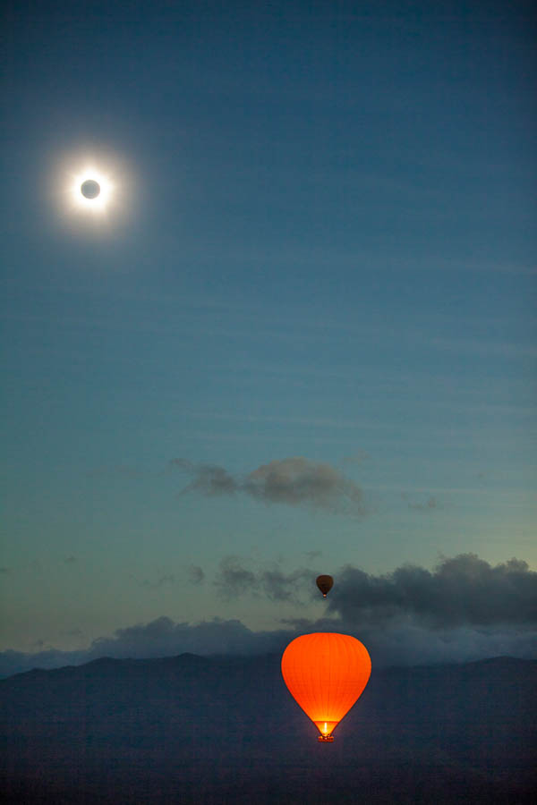 hot-air-balloon-cairns-cairns-eclipse-14-nov-2012-img_5939