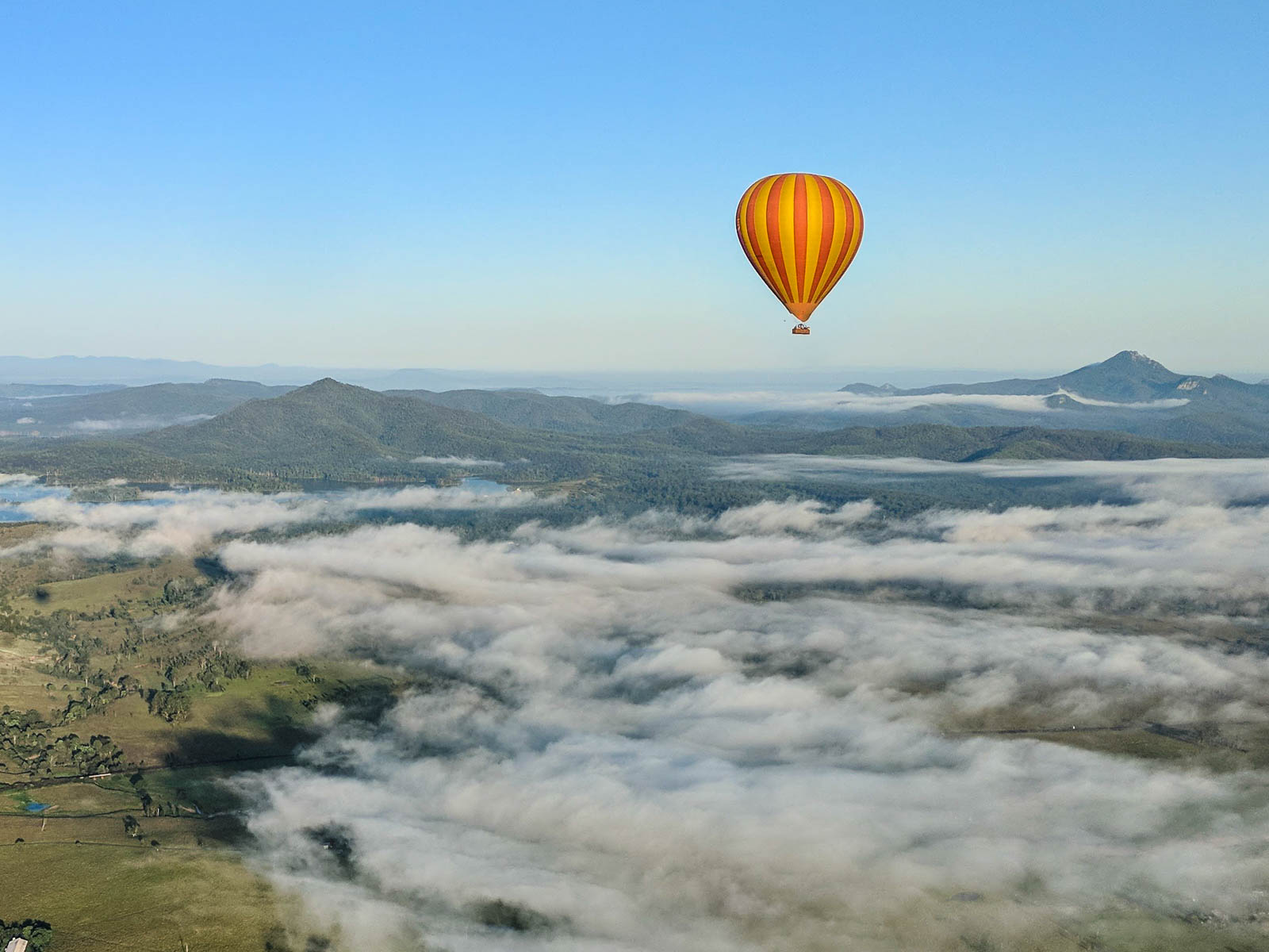 Enjoy flying in a hot air balloon on the scenic gold coast hinterland