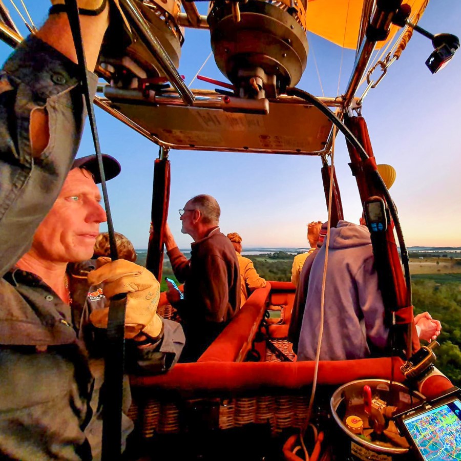 Hot Air Balloon Cairns with Josh piloting his aircraft