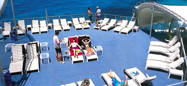 Quicksilver-Port-Douglas-Outer-Barrier-Reef-Pontoon