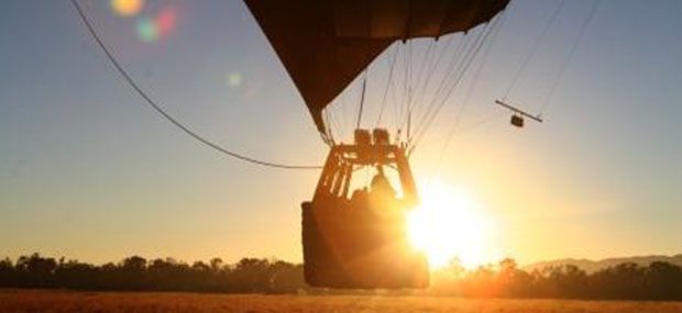 Different-Wedding-Ideas-Hot-Air-Balloons-Cairns-Highlands