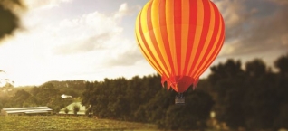 Gold Coast Classic Ballooning with vineyard breakfast and return transfers
